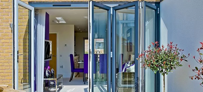 Commercial Door Glass Repair in Brandon, FL